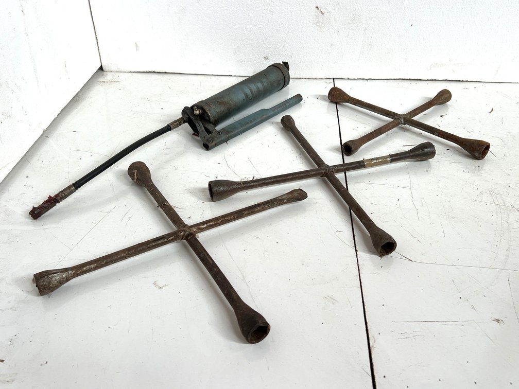 Lever-Action Grease Gun and 4-Way Lug Wrenches