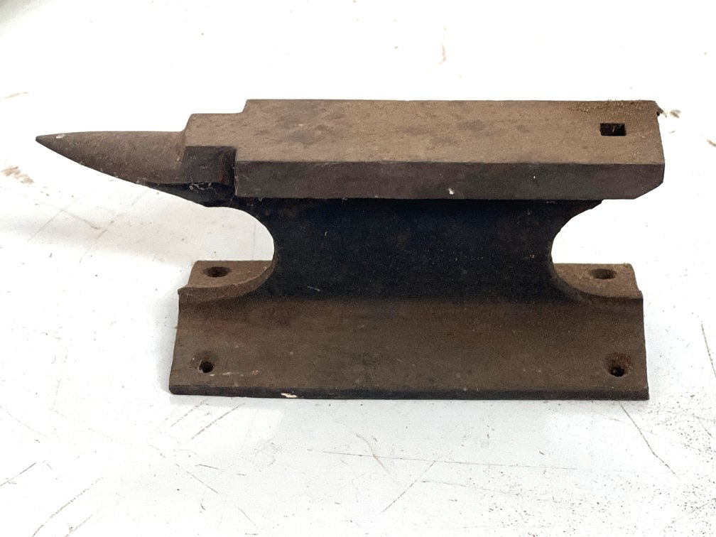 Cast Metal Bench Anvil with Square Hardy Hole