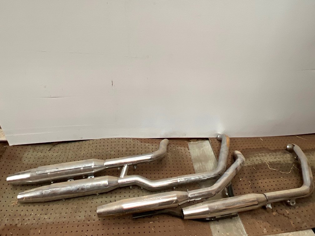 Screamin' Eagle Chrome Motorcycle Exhaust Pipes