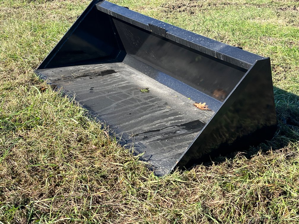SWICT 66” Skid Steer Loader Bucket