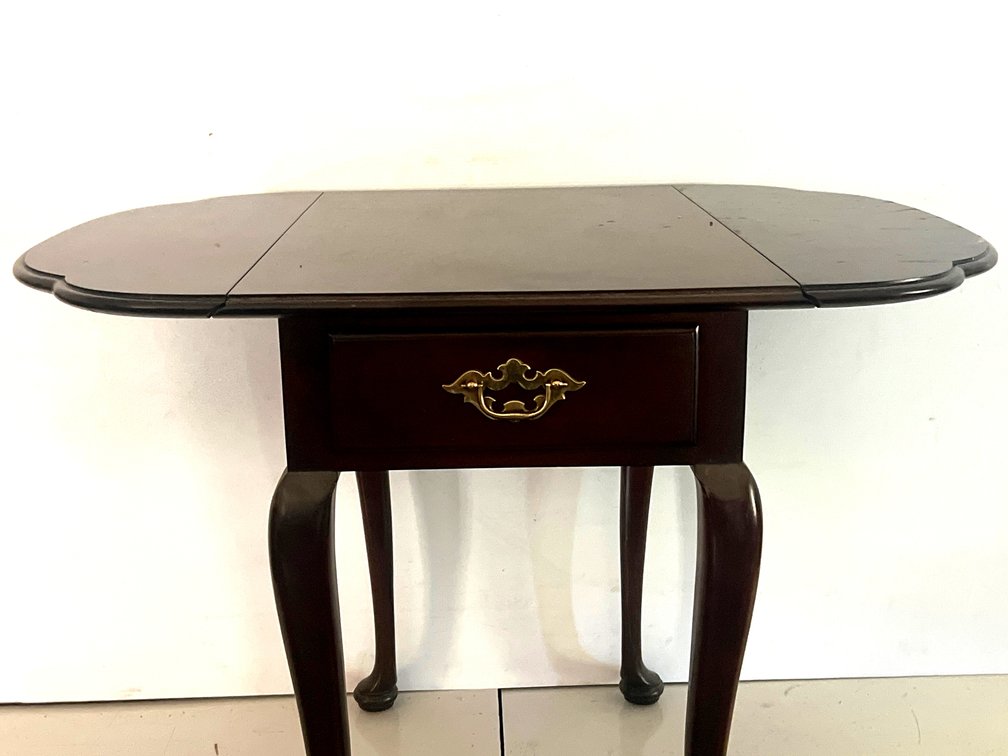 Queen Anne Style Wood Drop-Leaf Side Table