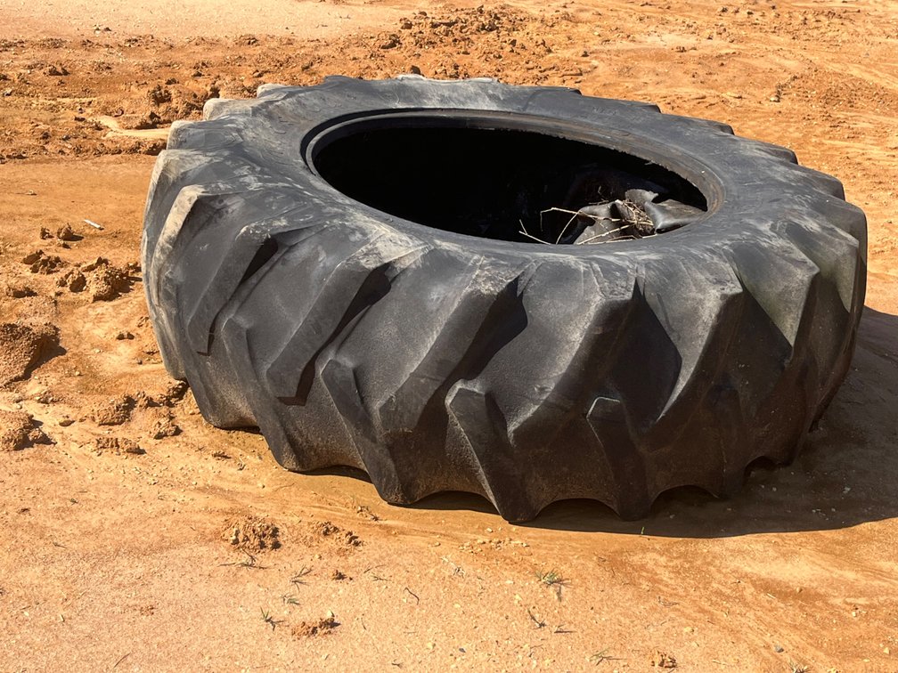 Firestone Field & Road 20.8-38 Tractor Tire