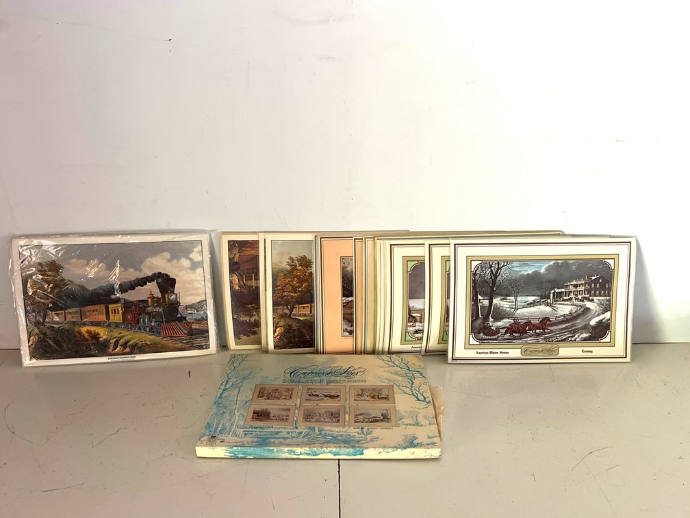 Currier & Ives Reversible Plastic Placemats with Box
