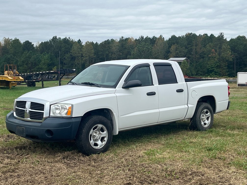 2005 Dodge Dakota Crew Cab Pickup Truck