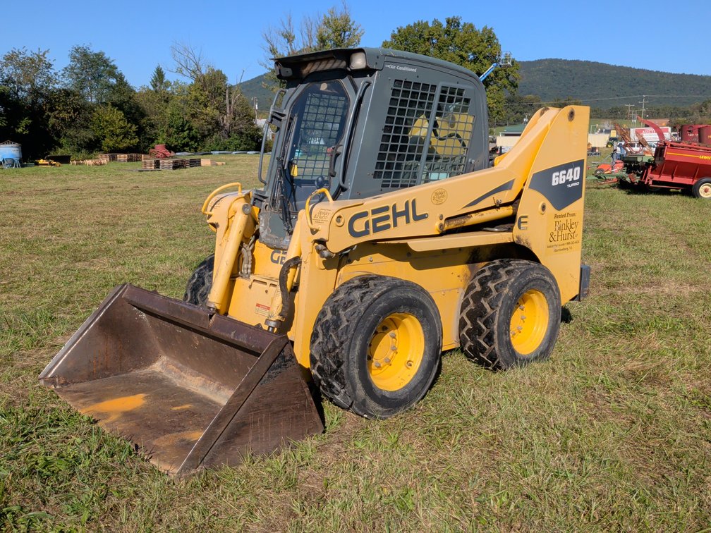 Gehl 6640 Skid Loader