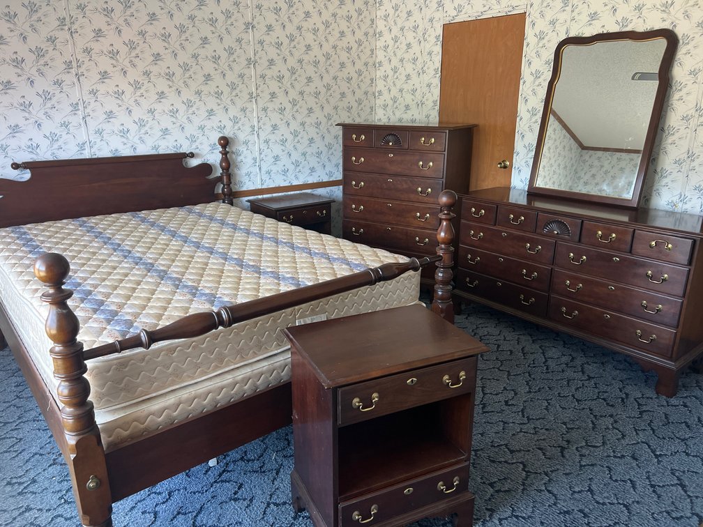 Statton Trutype Americana 5-Piece Wood Bedroom Set