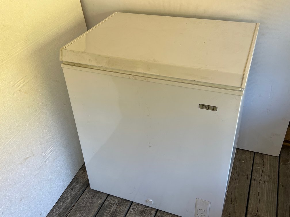 IDYLIS White Chest Freezer