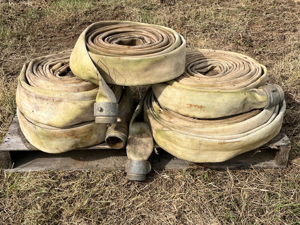 Lay-Flat Fire Hoses with Metal Couplings