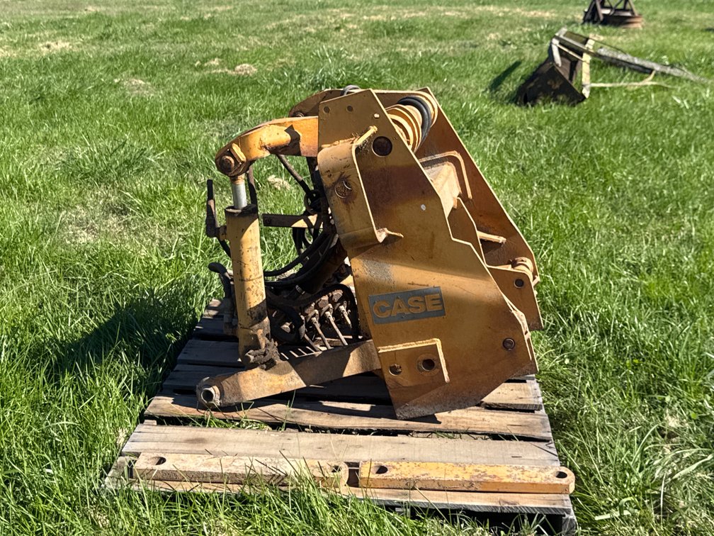 CASE Loader 3 Pt Hitch Attachment with Control Valve Bank