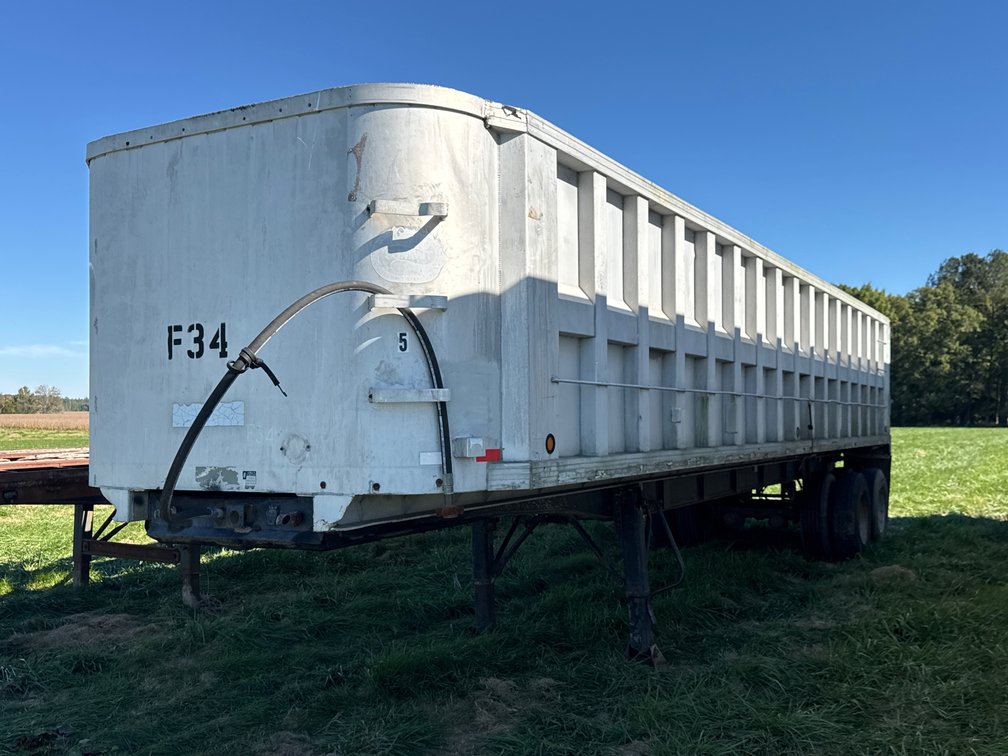 1987 Summit Tandem Axle Bulk Dump Semi-Trailer