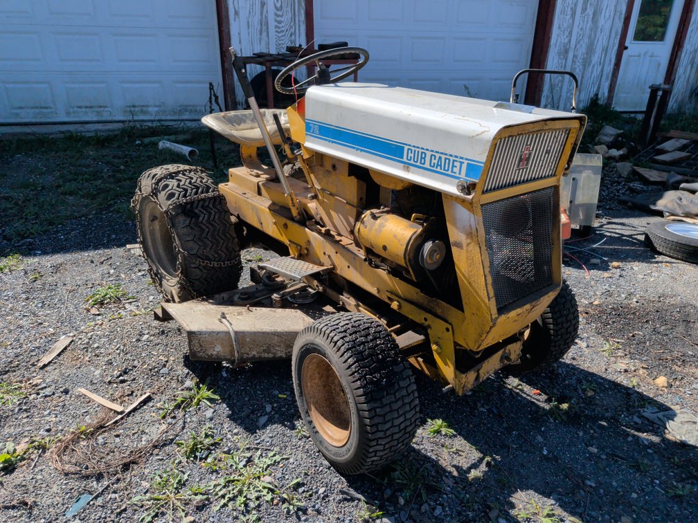 Cub Cadet 72 Lawn Tractor with Mower Deck