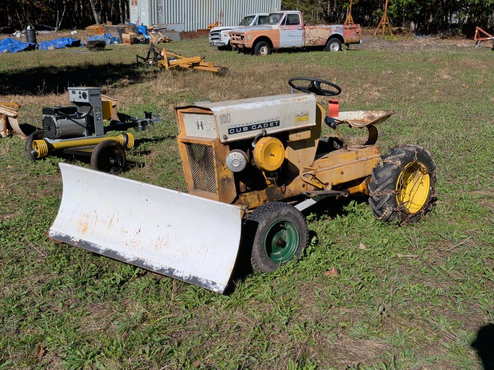 Cub Cadet 100 Garden Tractor With Front Blade
