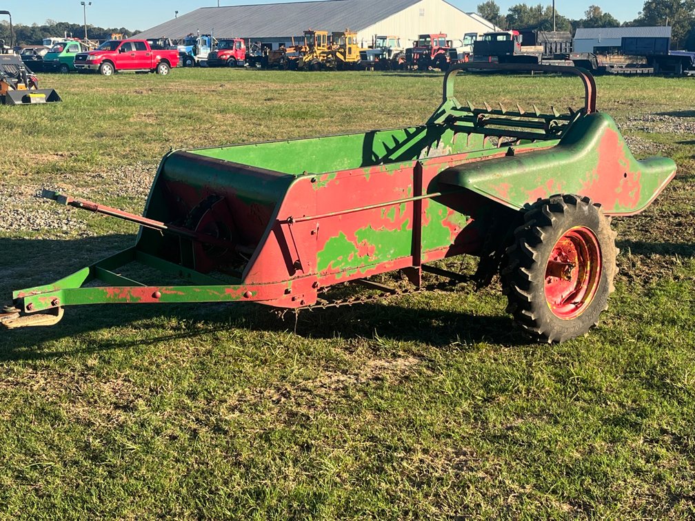 Farmall F100 Ground-Driven Manure Spreader