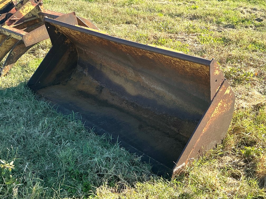 Case Loader Bucket Attachment with Pin-Mount Brackets