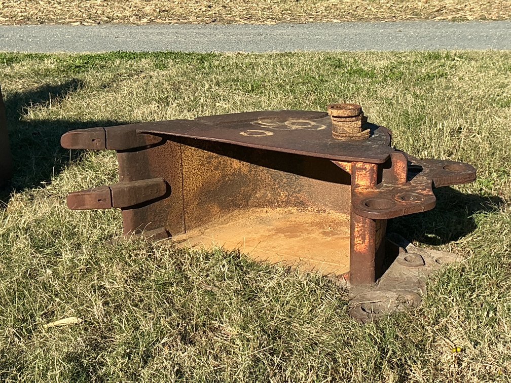 24" Excavator Bucket with Hensley Teeth