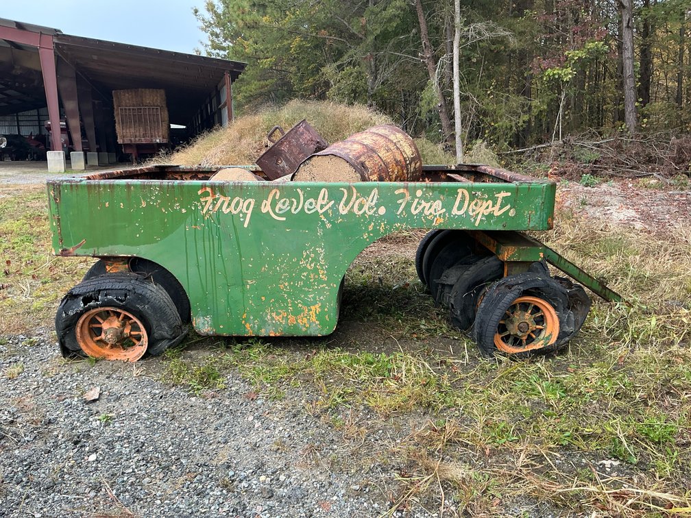Towable Pneumatic Tire Roller Cart