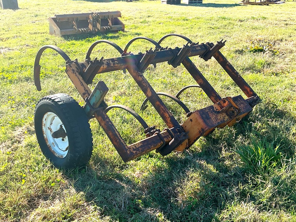 3-Point Spring-Shank Chisel Plow with Gauge Wheel