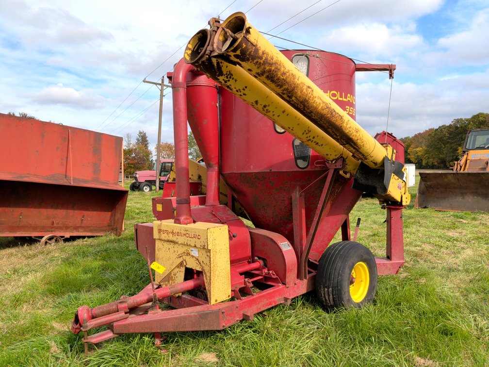 New Holland 355 Feed Grinder Mixer