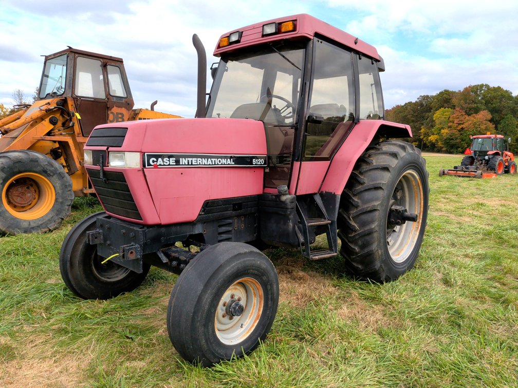 Case International 5120 Tractor with Cab