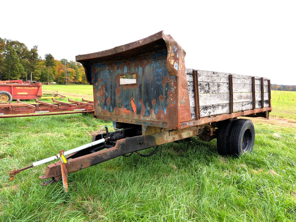 Single-Axle Farm Wagon Dump Trailer