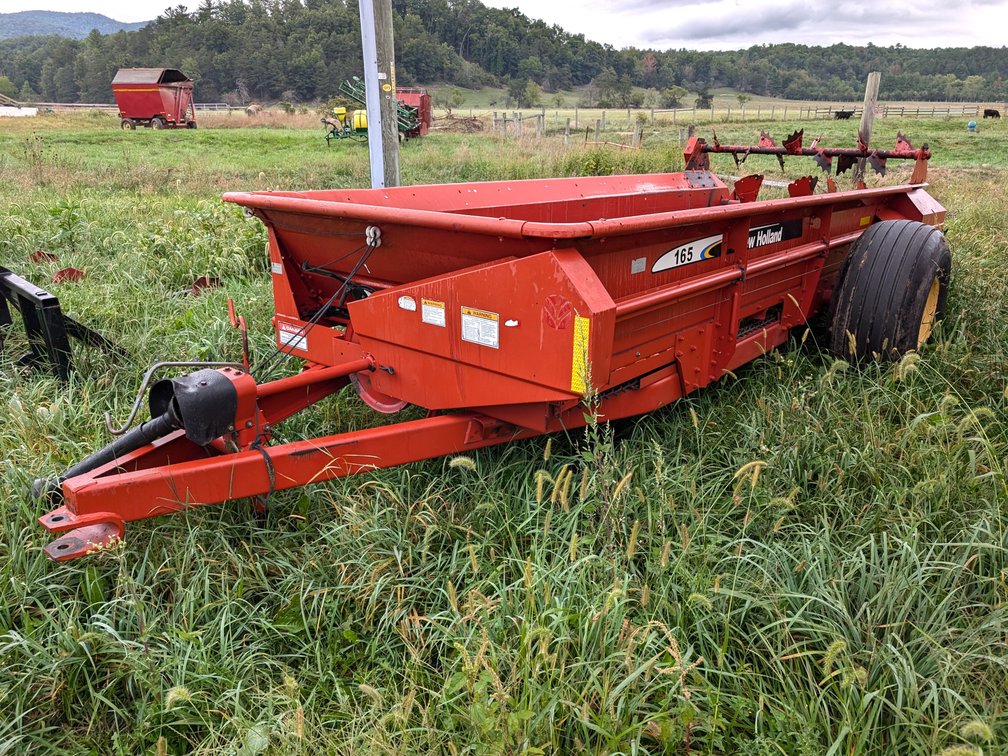 New Holland 165 Manure Spreader 