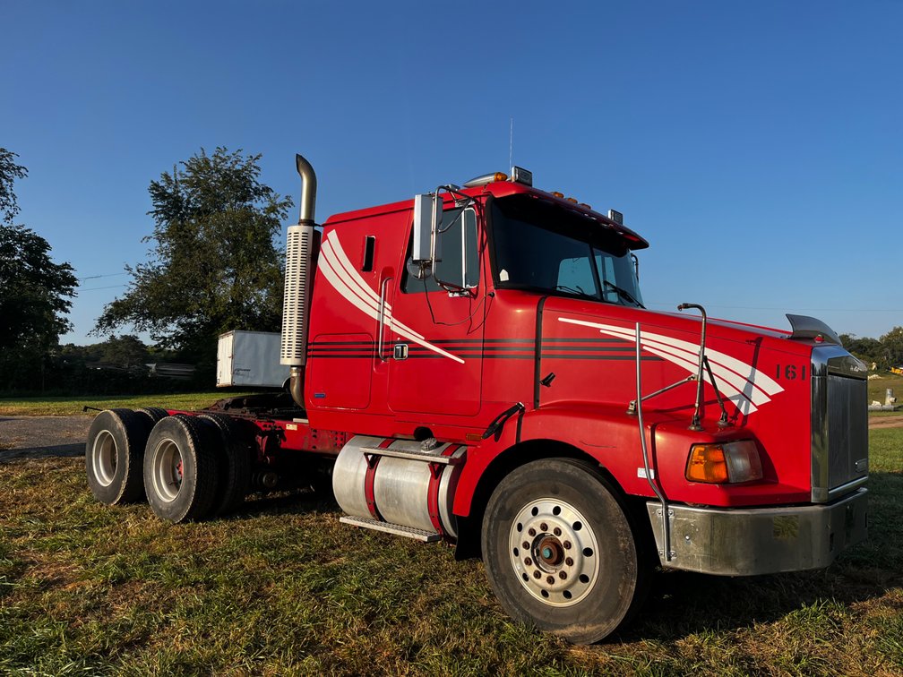 1994 WhiteGMC WIA Areo Series Truck 