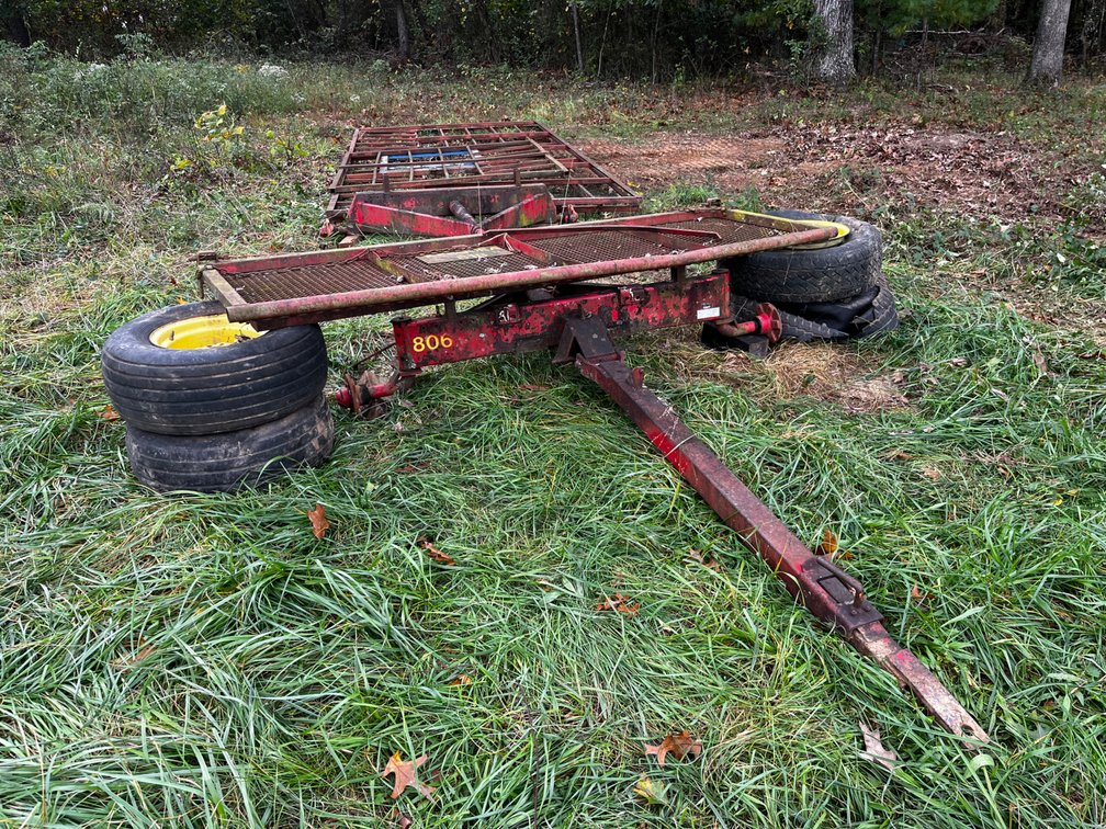Pequea 818 Bale Wagon