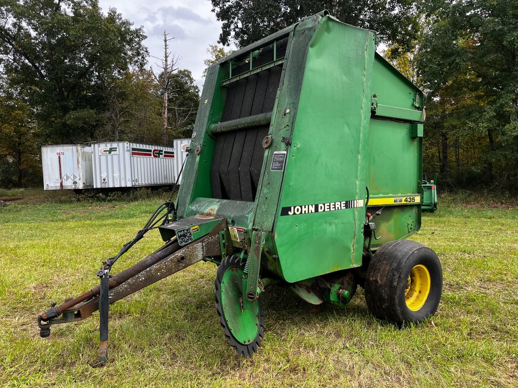 John Deere 435 Baler