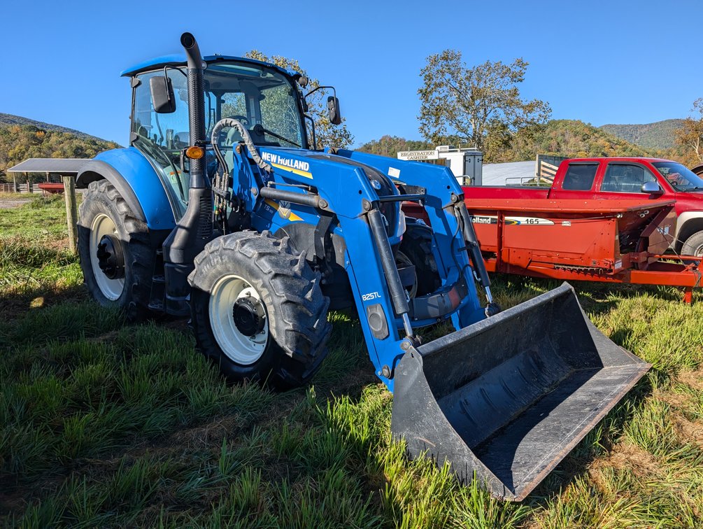 New Holland T5.110 Tractor With 825TL Loader