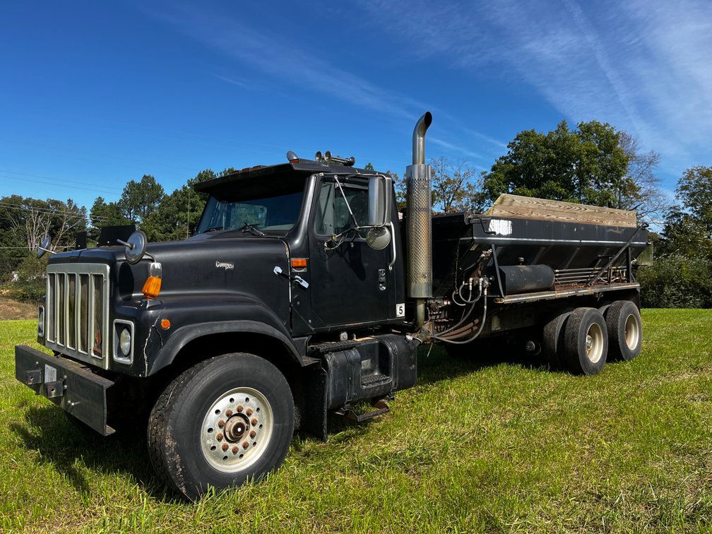 1999 International F-2574 Litter Spreader Truck
