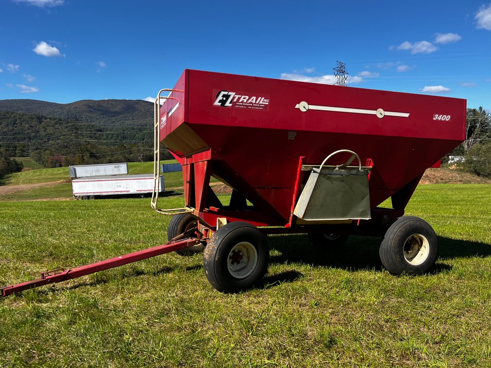 E-Z Trail 3400 Gravity Wagon