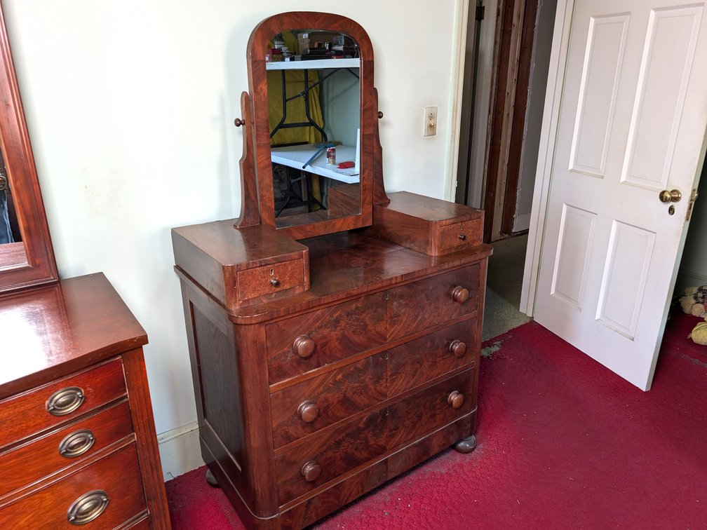 Dresser/Vanity