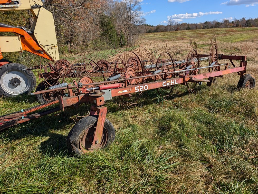 Gehl 520 Wheel Rake