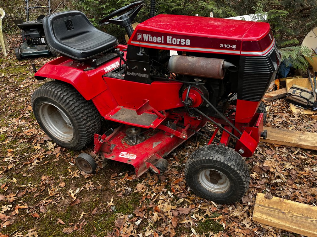 Wheel Horse 310-8 Lawn Tractor