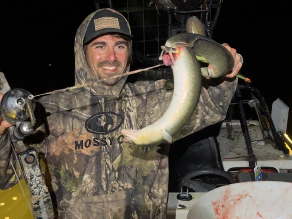 Guided Bow Fishing Trip For 4-5 People