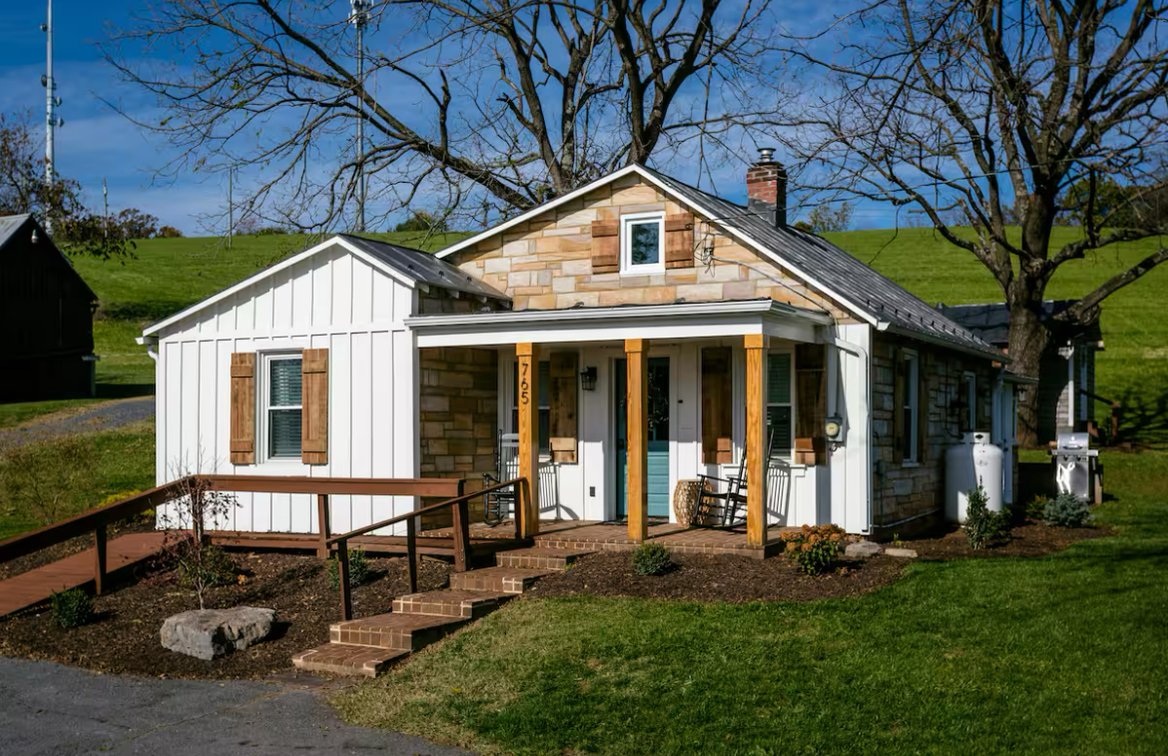 Two night getaway for 2 at "The Cottage at Dice's Spring Farm" Weyers Cave VA
