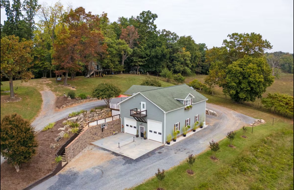 Two Night Getaway For Up to 8 People at Serenity Ridge - Verona VA