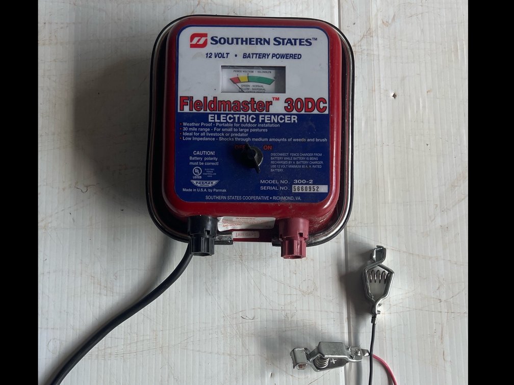 Field master 30DC Southern States Electric Fencer