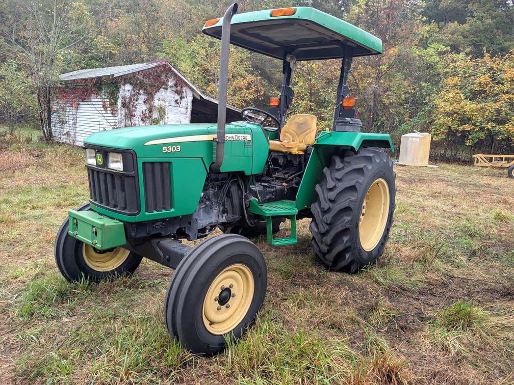 John Deere 5303 