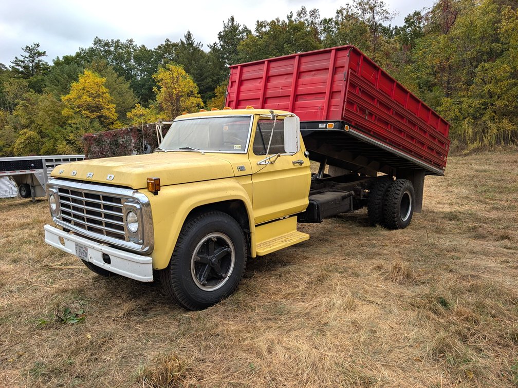 1975 Ford F600 Dump Truck