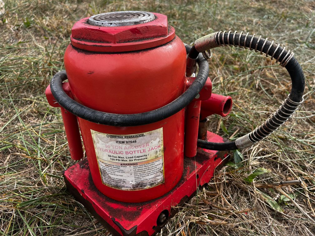 Central Hydraulics 50 Ton Bottle Jack