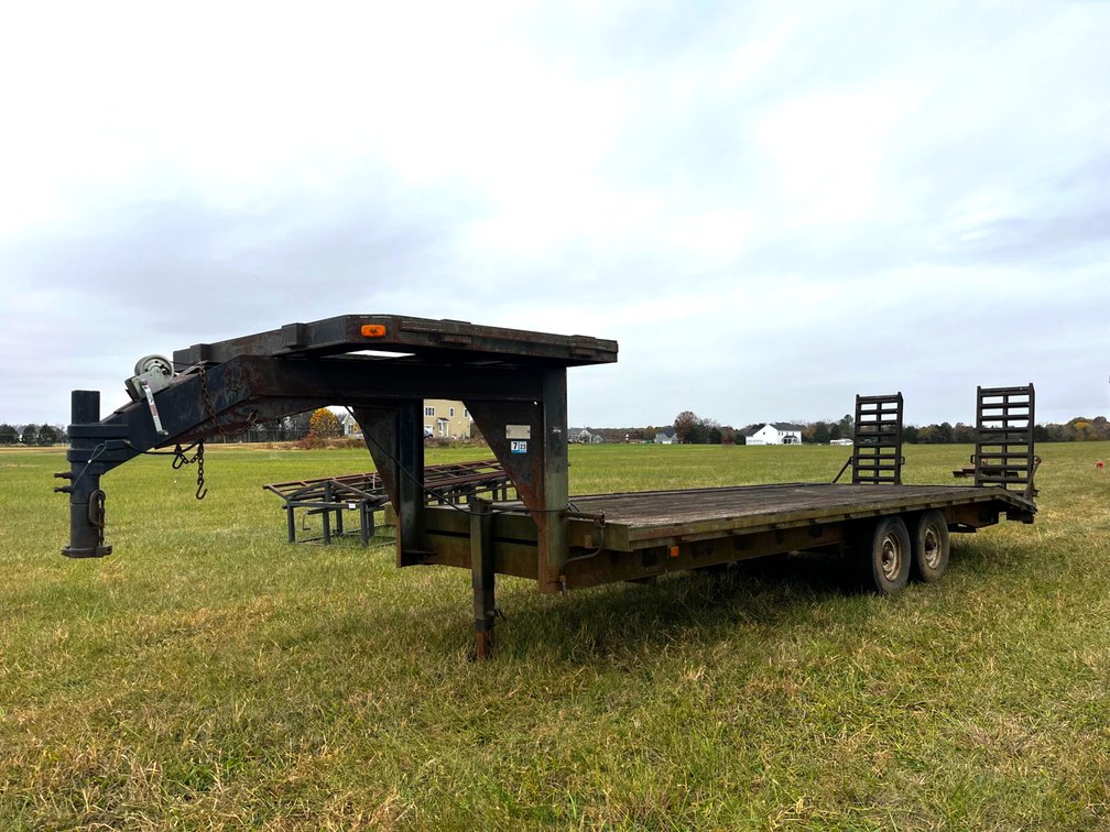 1990 International Gooseneck Trailer 