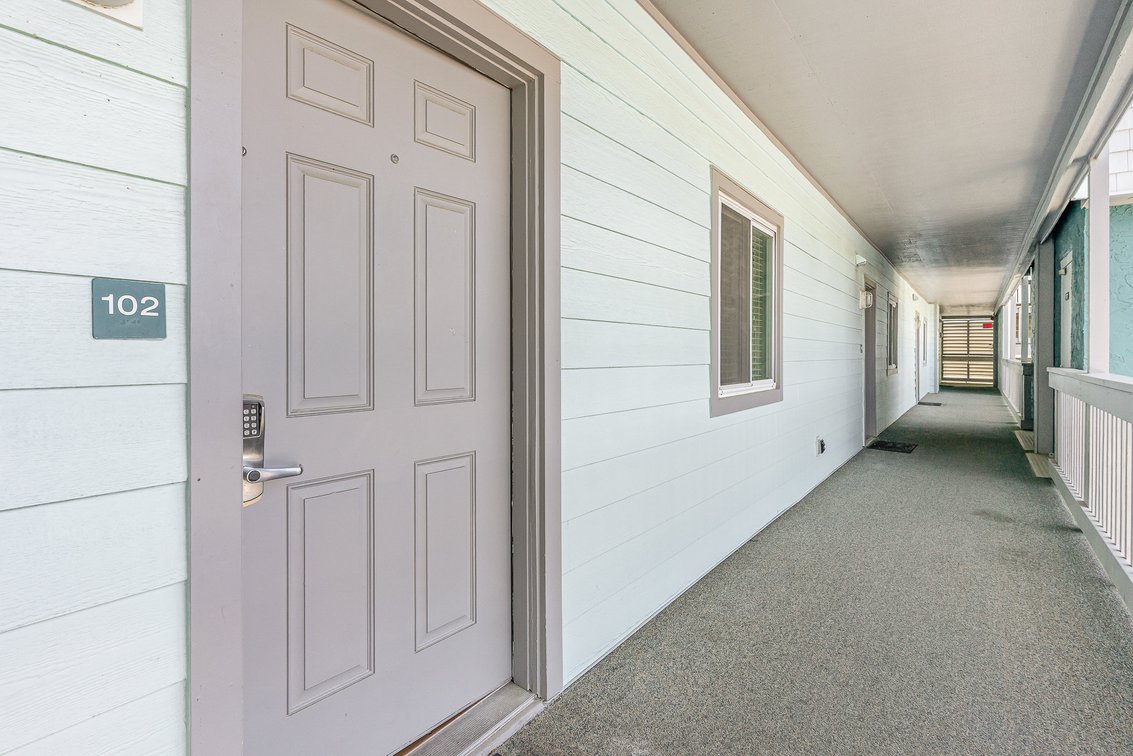 Image for Real Estate Auction - 11 Oceanfront Condo Units Offered in Bulk Purchase