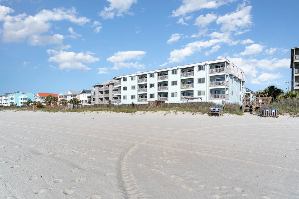 Image for Real Estate Auction - 11 Oceanfront Condo Units Offered in Bulk Purchase