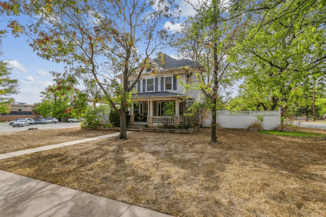 225 N Atchison, El Dorado, KS 67042: 4 Bedroom 2.5 Bathroom Classic Home photo 3
