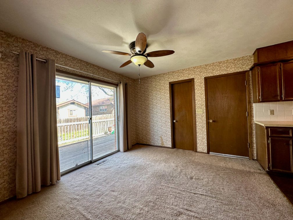 1006 S Cooper St, Wichita, KS 67207: 3 Bed 2.5 Bath All Brick Home photo 8