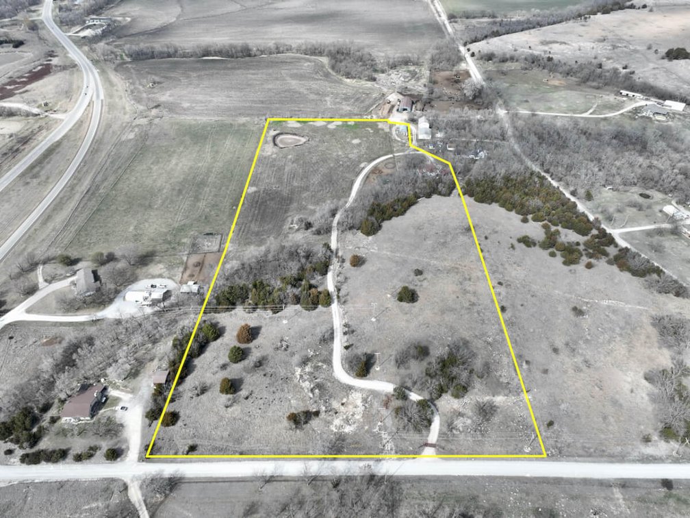 182 SE 20th St, El Dorado, KS 67042: House & Buildings on 16.6 Acres photo 1