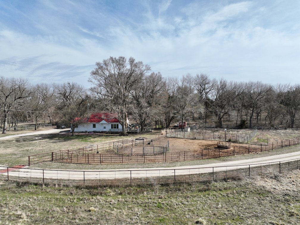182 SE 20th St, El Dorado, KS 67042: House & Buildings on 16.6 Acres photo 8
