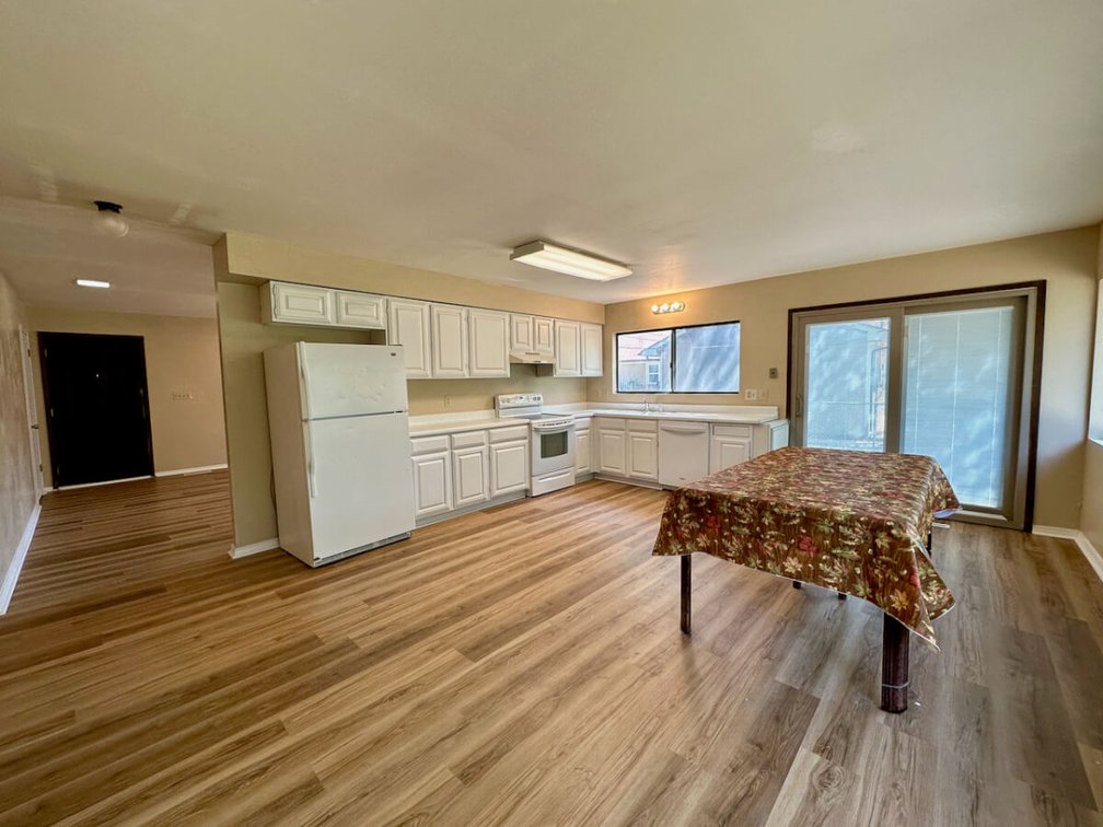 611 W 12th Ave, El Dorado, KS 67042: 3 Bed 2 Bath Home w/ 2 Car Garage photo 5