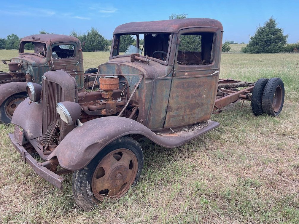Antique Vehicles, Equipment, Tractors & Iron photo 3